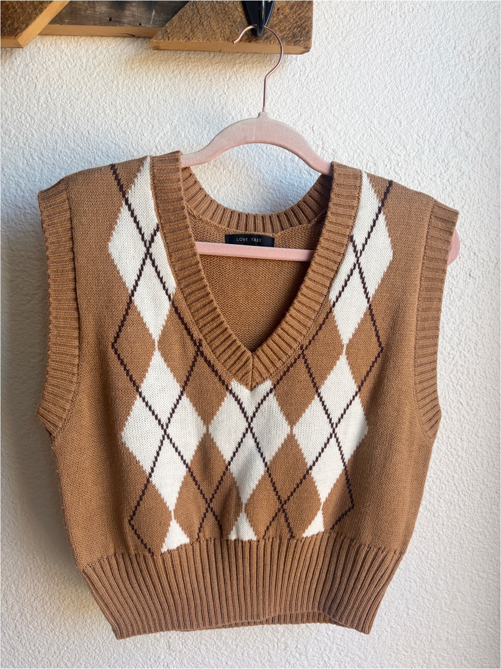 Love Tree Brown Argyle Sweater Vest Small